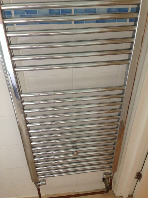 bathroom radiator after cleaning
